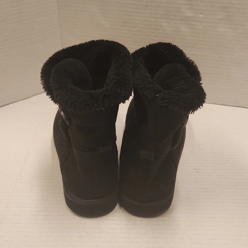 Old Navy Ankle Boots Size 8 Faux Fur Black Faux Suade Outside